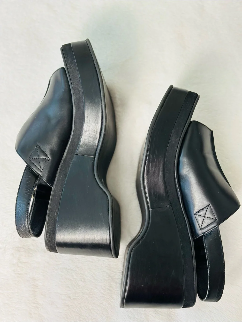 Y2K Vintage DKNY Black  Leather Platform Sandals Size 6